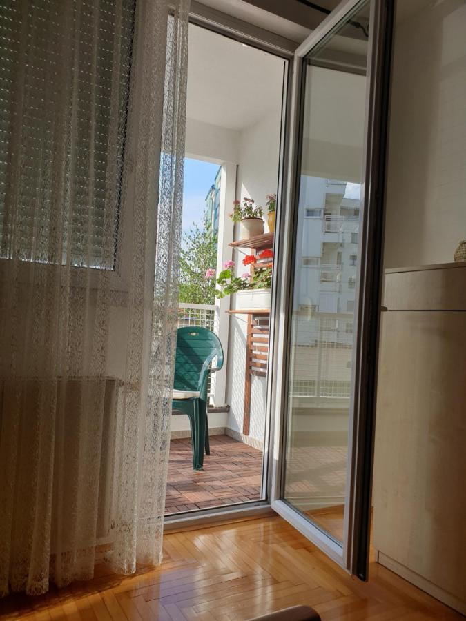 Stan Na Dan "Irina" Banja Luka Apartment Ngoại thất bức ảnh
