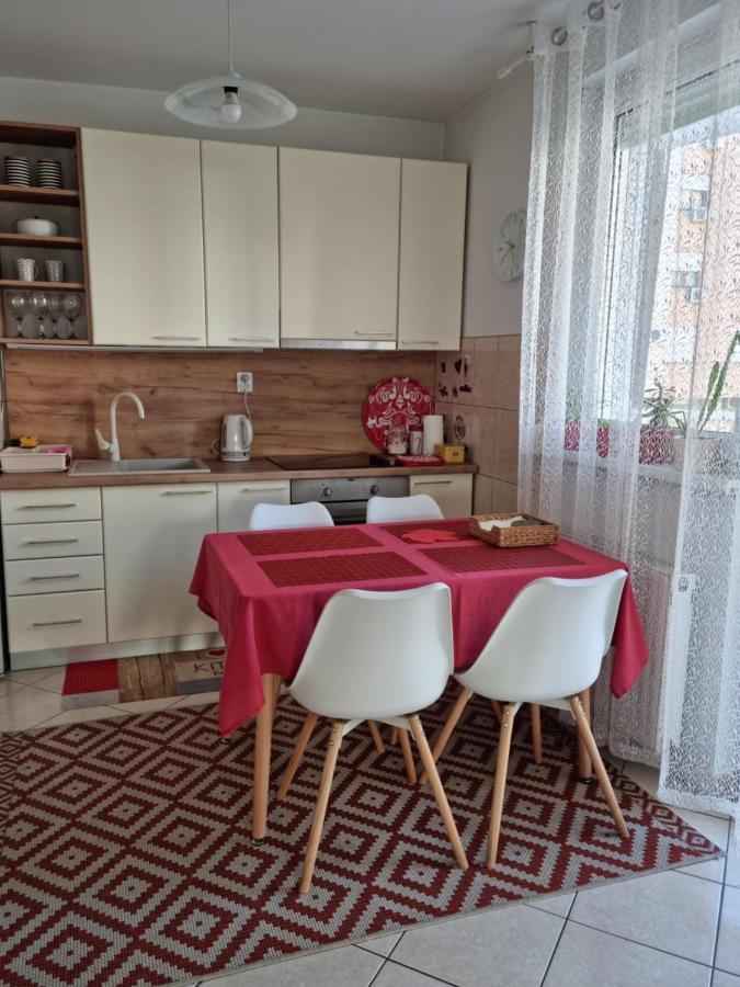 Stan Na Dan "Irina" Banja Luka Apartment Ngoại thất bức ảnh